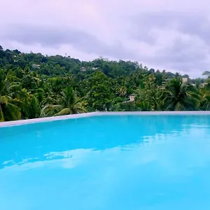 Ceylon Ayu Kandy